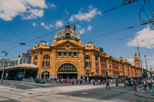 Where do celebrities stay in Melbourne?